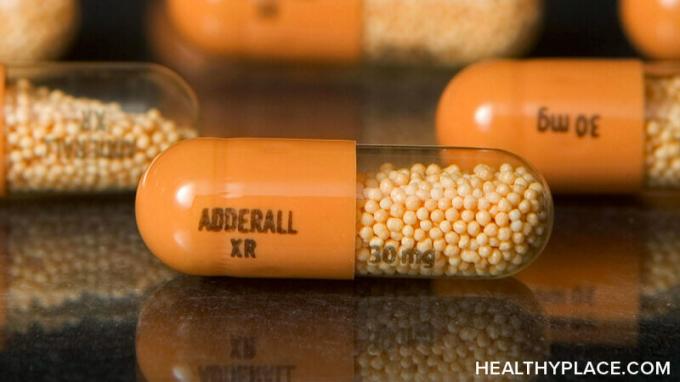 Какво се случва, когато спрете да приемате Adderall? Зависи как спираш. Избягвайте катастрофата на Adderall, като слезете правилно от Adderall. Научете как на HealthyPlace.