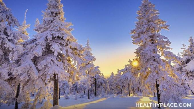 Справяте ли се добре със зимата? Ако не, опитайте тези предложения, за да помогнете за овладяване на зимната депресия. Научете ги в HealthyPlace.