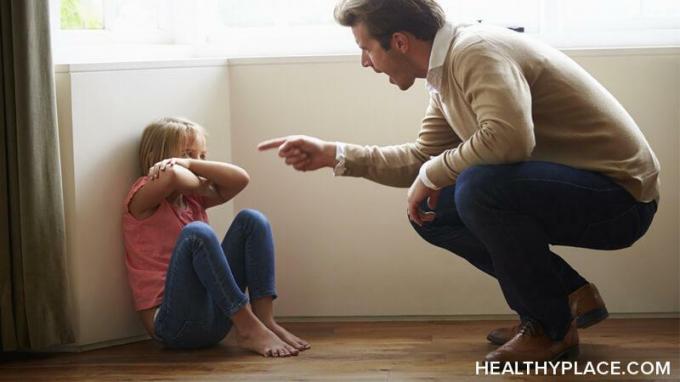 Успешното родителство, докато живеете със сложен ПТСР, може да бъде предизвикателство, но не и невъзможно. Научете как да бъдете най-добрият родител, който можете да бъдете в HealthyPlace.