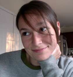 Джесика Хъджънс, автор на блога Surviving ED, доверен блог за хранителни разстройства и възстановяване на хранителните разстройства.