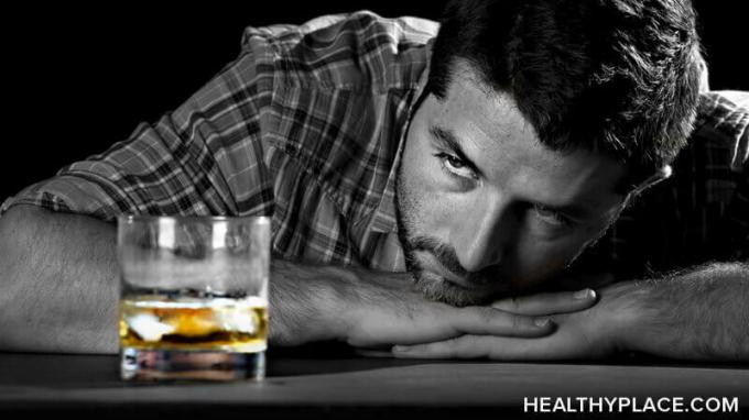 Фактори, които водят до рецидив на алкохол и как да се предотврати рецидив в пиенето.