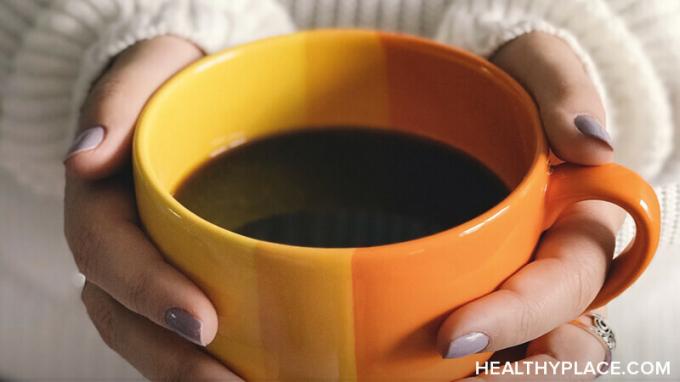 Кофеин-предизвиканата тревожност е истински вид тревожност и може да ви обърка. Научете повече за тревожността, предизвикана от кофеин и как да я предотвратите на HealthyPlace.