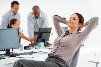 Практическите облекчаващи стреса, които се използват на работното място, стават все по-важни. Ето няколко прости техники за облекчаване на стреса по време на работа. Погледни.