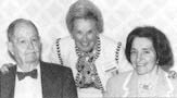 Мери Бейкър (в центъра) с Р. Бринкли и Адел Смитерс през 1992г